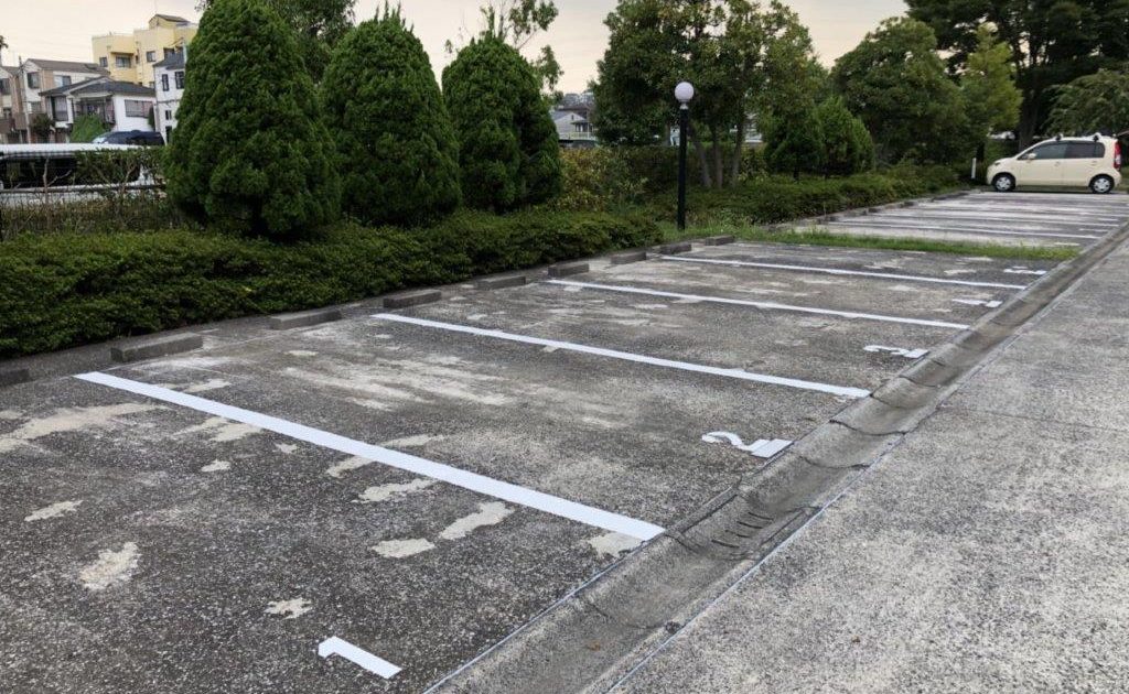 駐車場のライン引き塗装完工