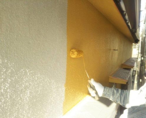 外壁の中塗り塗装