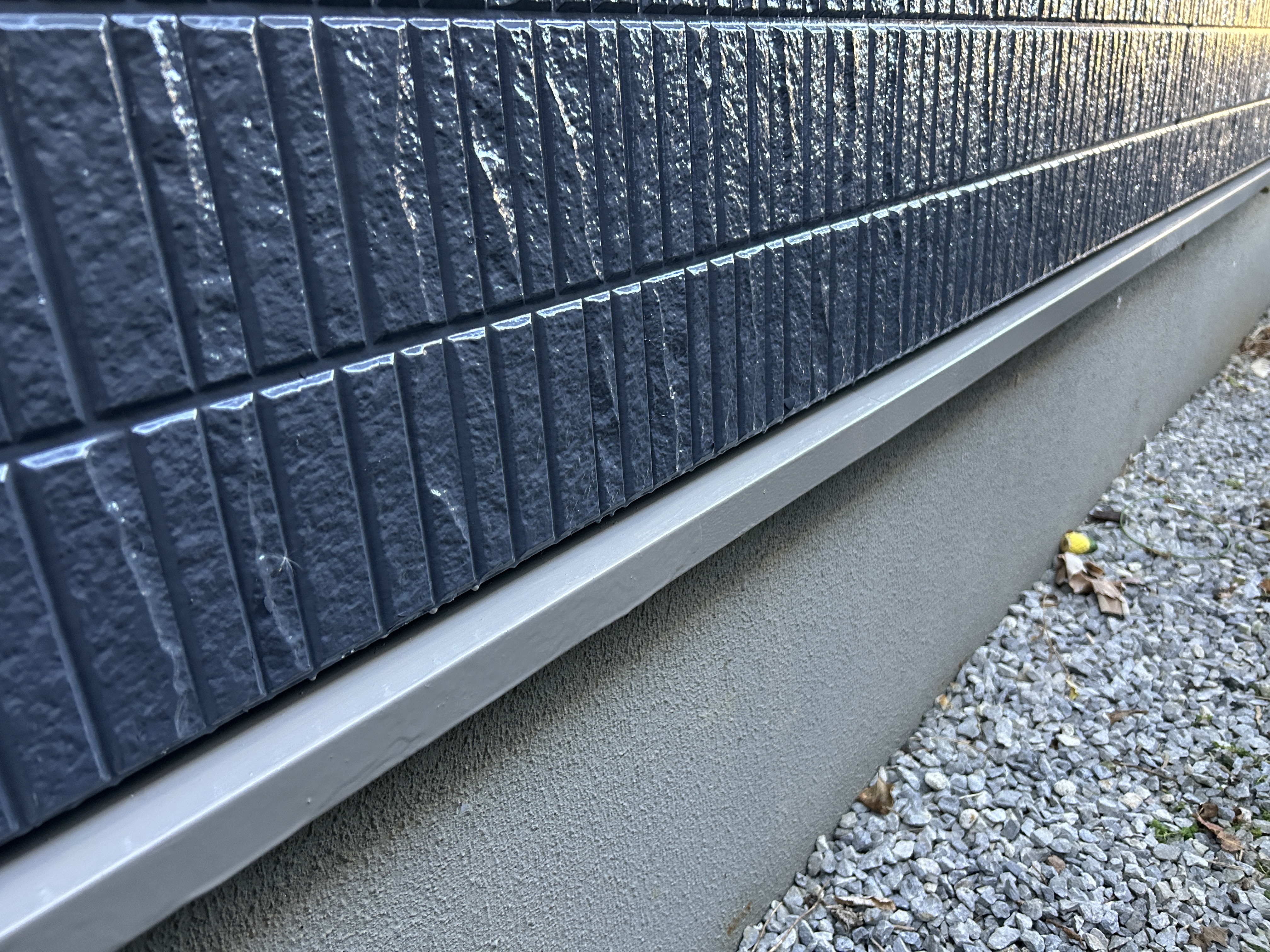 軒天塗装の別角度写真。八潮市S様邸の付帯部仕上がり確認