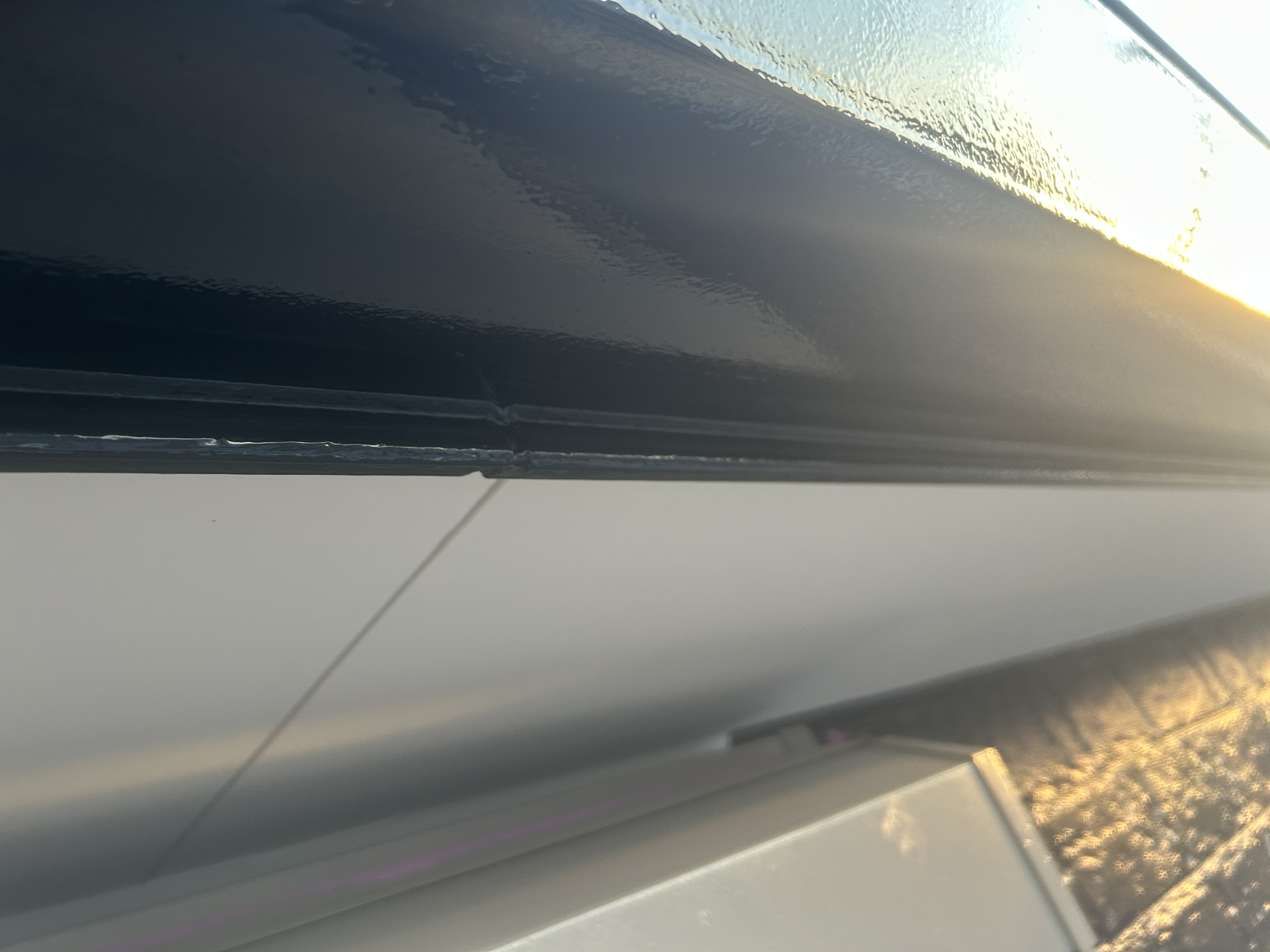 外壁コーナー部と付帯部の仕上がり。八潮市S様邸の塗装完了写真