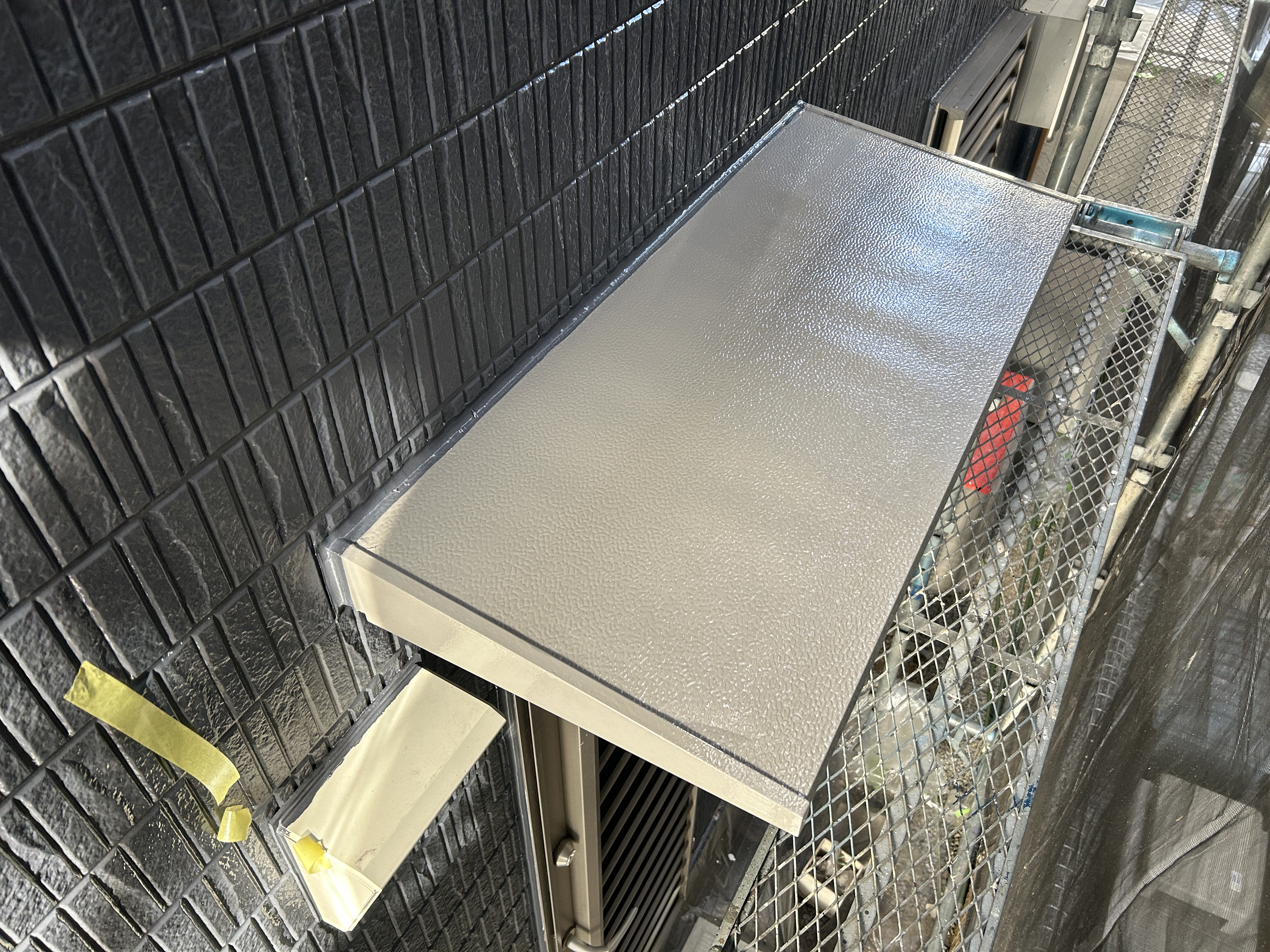 霧除け塗装の仕上がり。八潮市S様邸の付帯部が美しく整った状態