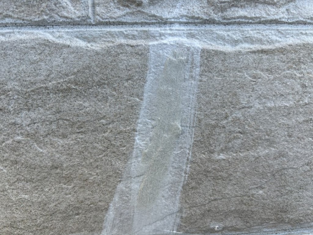 ひび割れ補修完了後の外壁状態。八潮市S様邸の下地処理完了写真